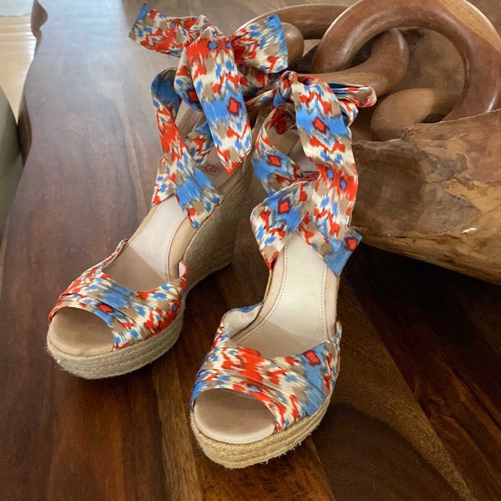 UGG Lucianna Espadrilles Platform Wedges w/Silk Ikat Designs Ankle Ties Size 7